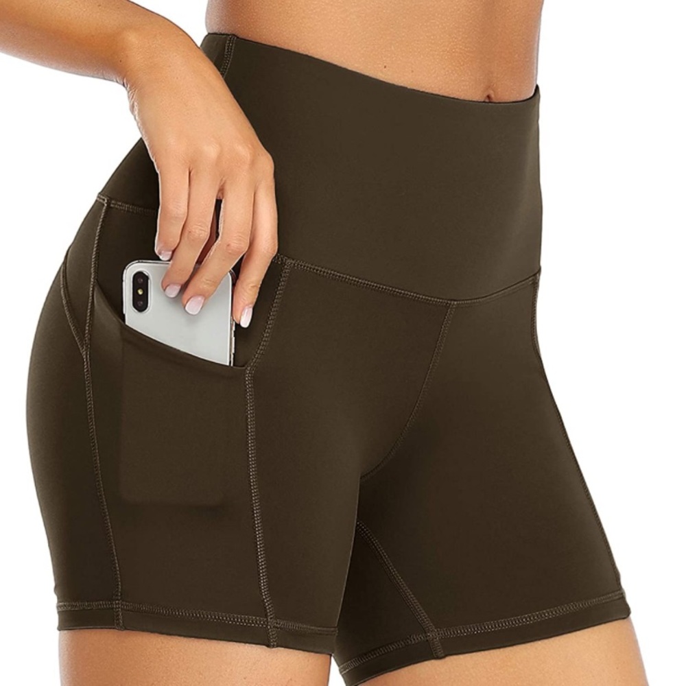 Oalka Women's Yoga Short With Pockets